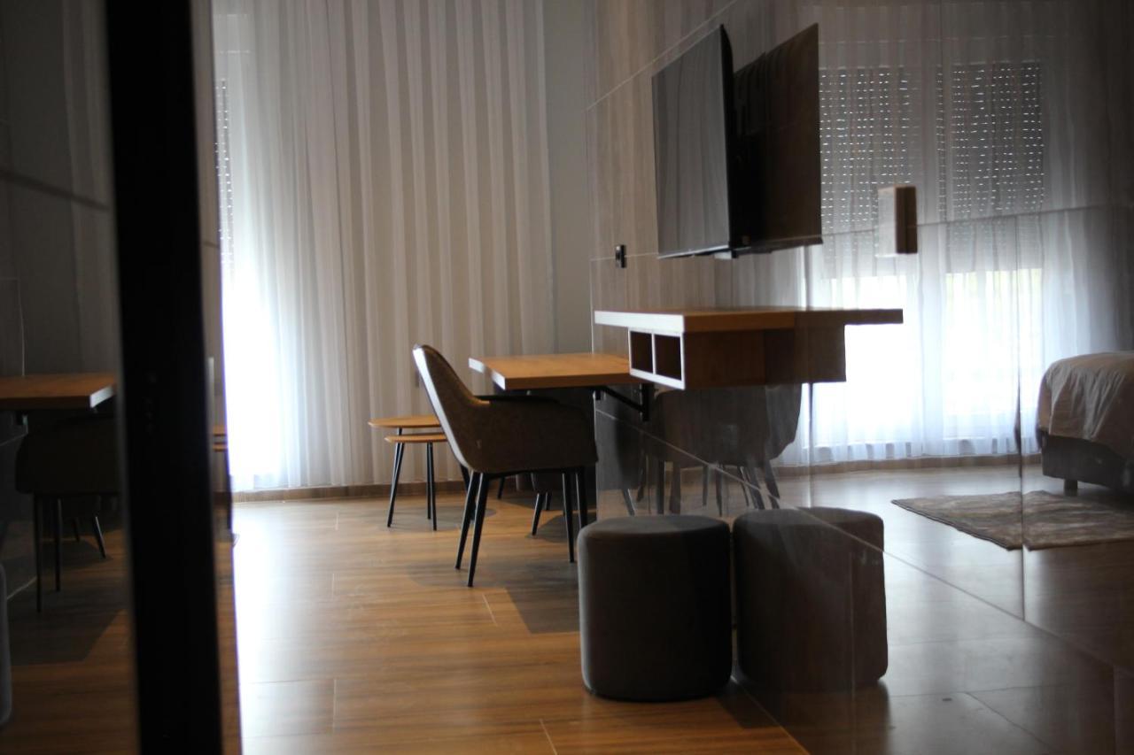 Hotel-Vh Preshevë Esterno foto